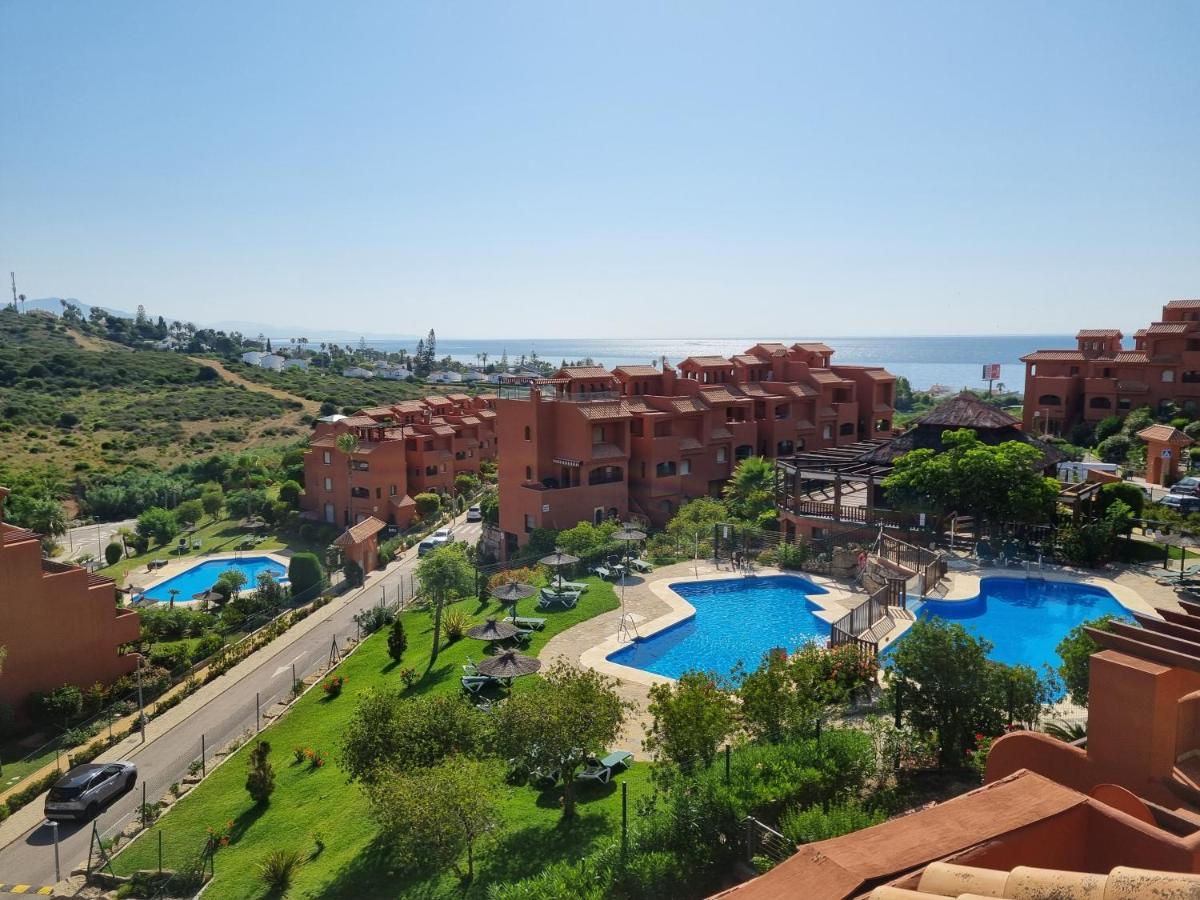 Sea View Penthouse Apartment With Hot Tub - Casa Bella Vista, Buenas Noches , Estepona Exterior photo